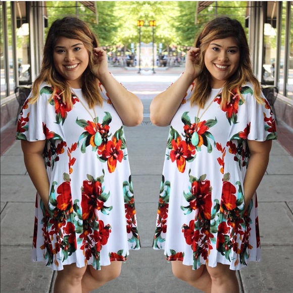 Umgee Dresses & Skirts - NWOT Boutique Tropical Summer Pocket Dress